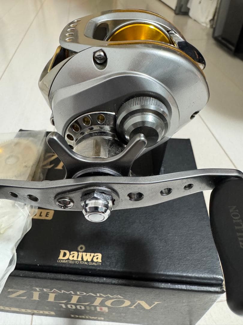 ダイワ Zillion 100HL ギヤ比4.9カスタム - メルカリ