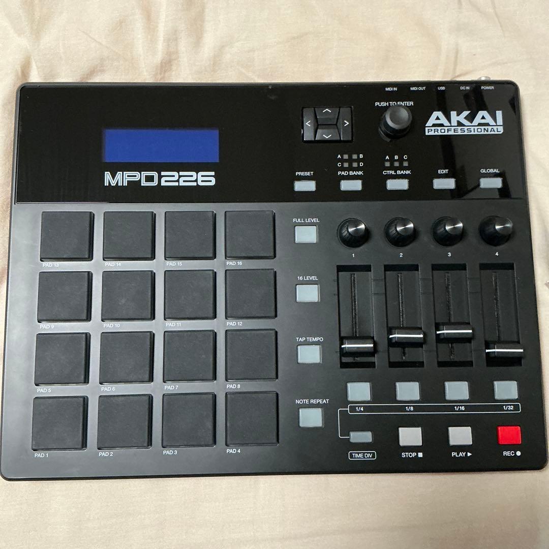 AKAI MPD226 MIDIパッド 動作良好 USBケーブル付 DTM - メルカリ