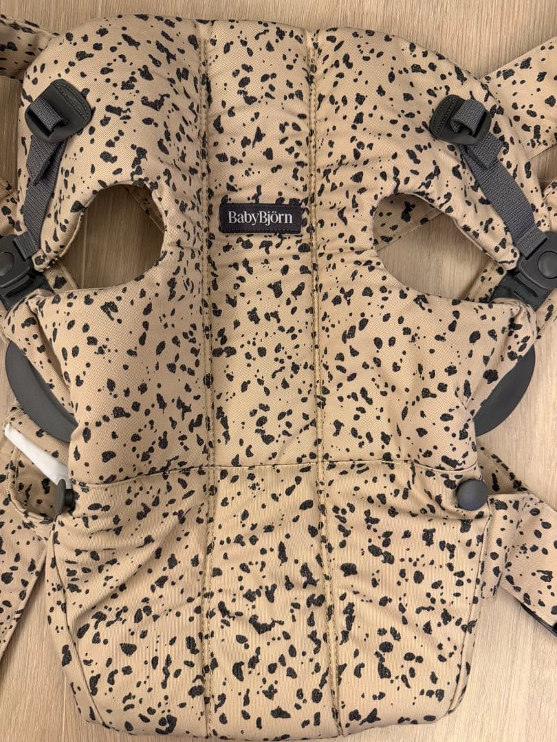 muuuu様】ベビービョルン ベビーキャリア NINI 抱っこ紐 限定色 - メルカリ