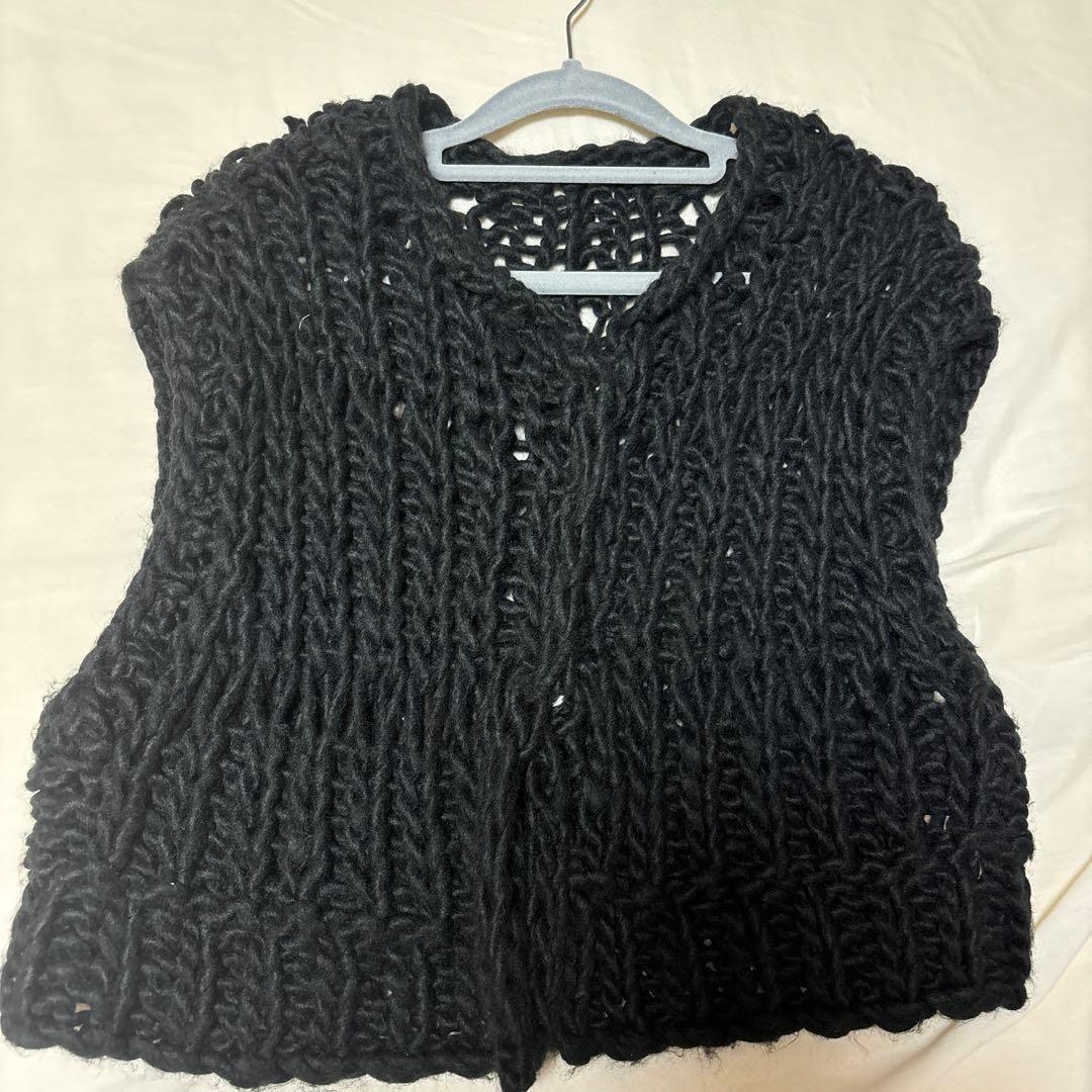 todayful チャンキーハンドニットベスト ブラック - メルカリ