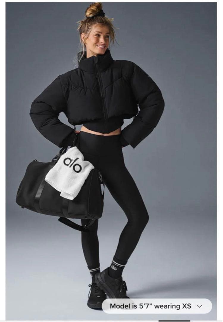 alo クロップド ブラック ダウンジャケット - メルカリ