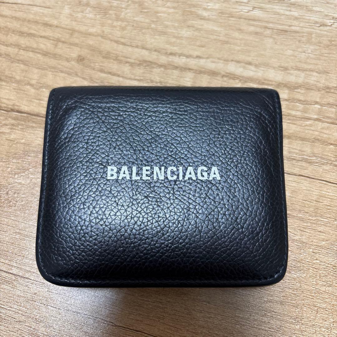 BALENCIAGA ブラック ケース　折りたたみ財布 BALENCIAGA☆CASH FLAP 二つ折り財布 クロコダイル型押し☆即納