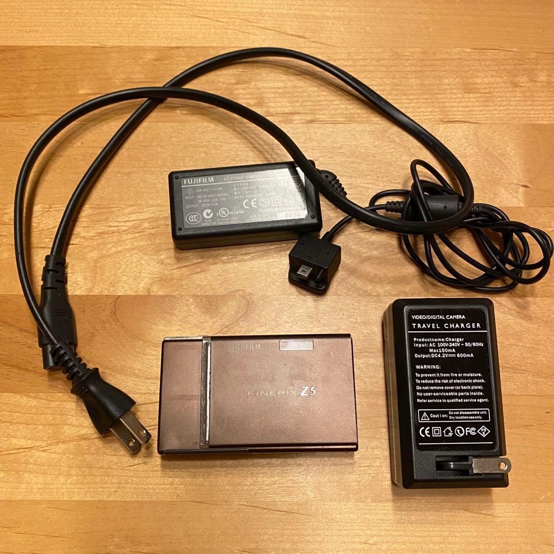 Fujifilm FINEPIX Z5 デジタルカメラ 充電器付き - メルカリ