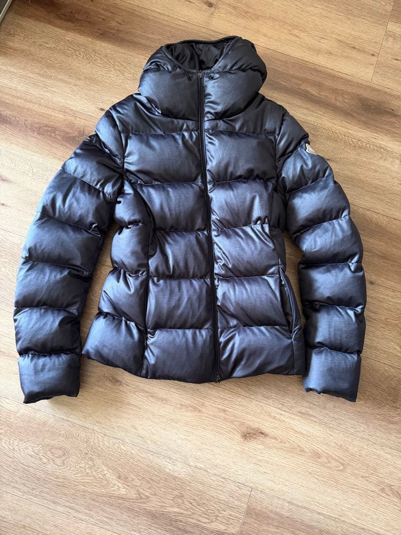 スヌスヌ様専用。 美品❣️MONCLER ネイビーダウンジャケット フード