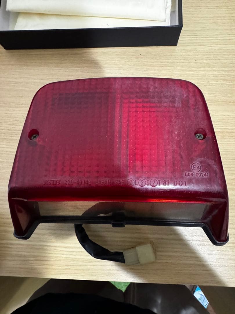 ゼファー400 テールランプ一式 配線コネクタ付き - メルカリ