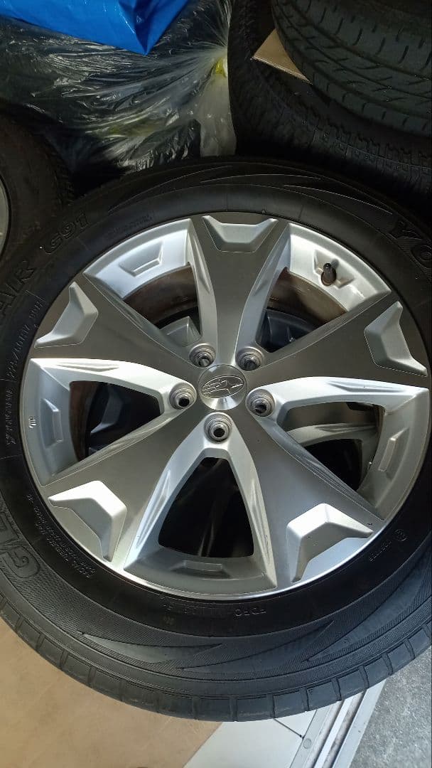 引取限定】スバル フォレスターSJ5純正夏タイヤ・ホイールセット中古品