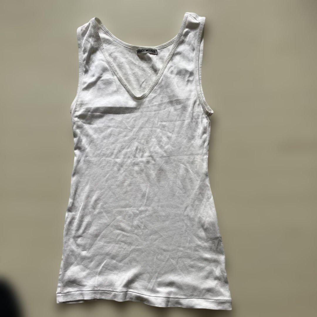 ISSEY MIYAKE ホワイト タンクトップ M - メルカリ
