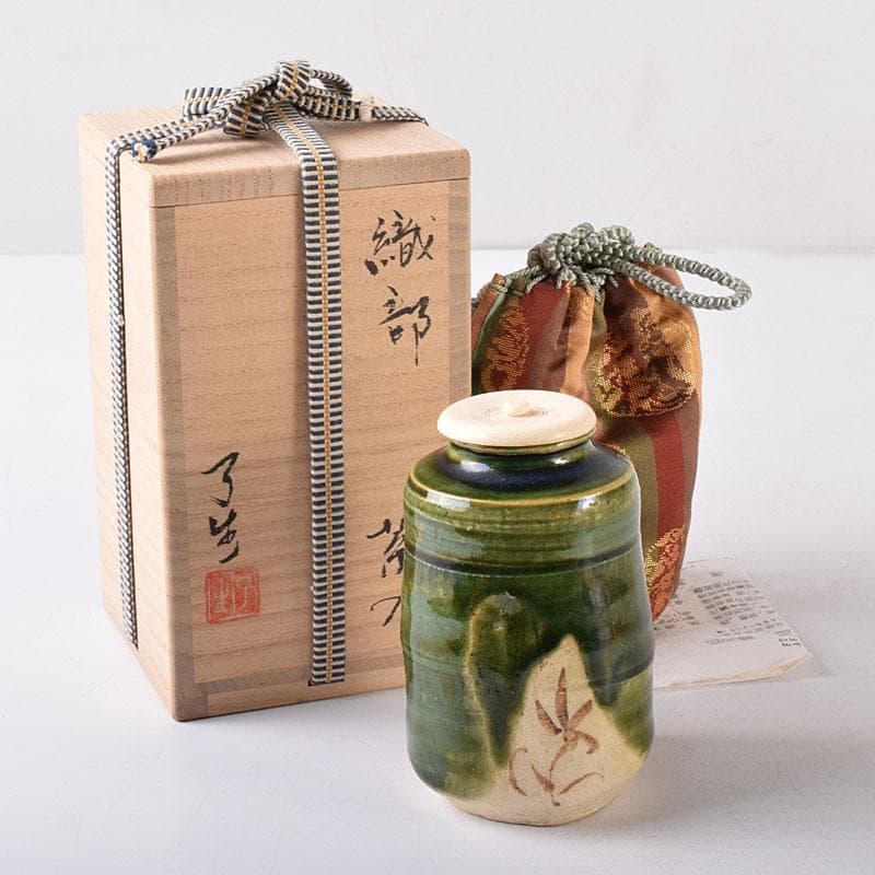 茶道具　山月窯　川本了生造　織部　茶入　仕覆付　共箱　V　7278 茶道具 山月窯 川本了生造 織部 茶入 仕覆付 共箱 V 7278 - メルカリ