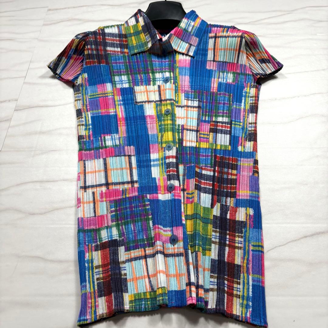 ア*マ様 【未使用級】 プリーツプリーズ イッセイミヤケ マルチカラー 半袖 シ ア*マ様 【未使用級】 プリーツプリーズ イッセイミヤケ マルチカラー