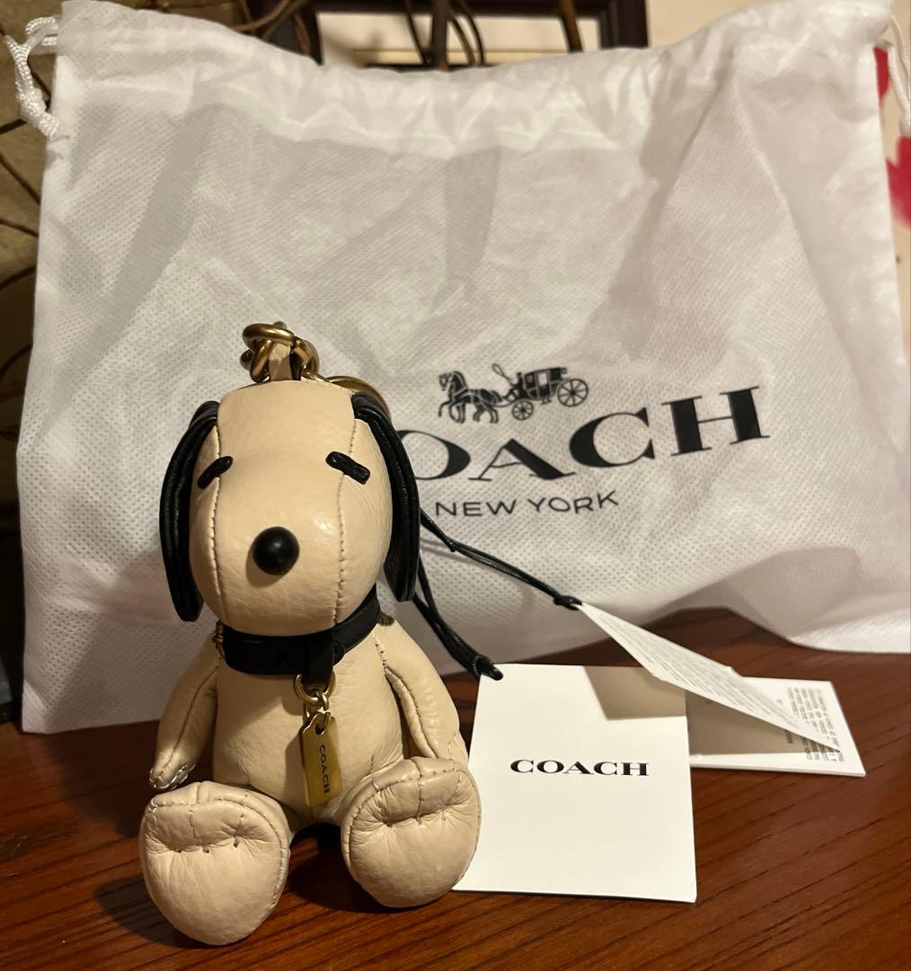 コーチ スヌーピー COACH × PEANUTS スヌーピー キーホルダー - メルカリ