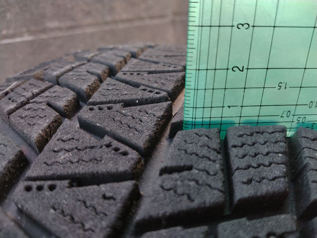 174センチ細身　175/80/R15/90Q