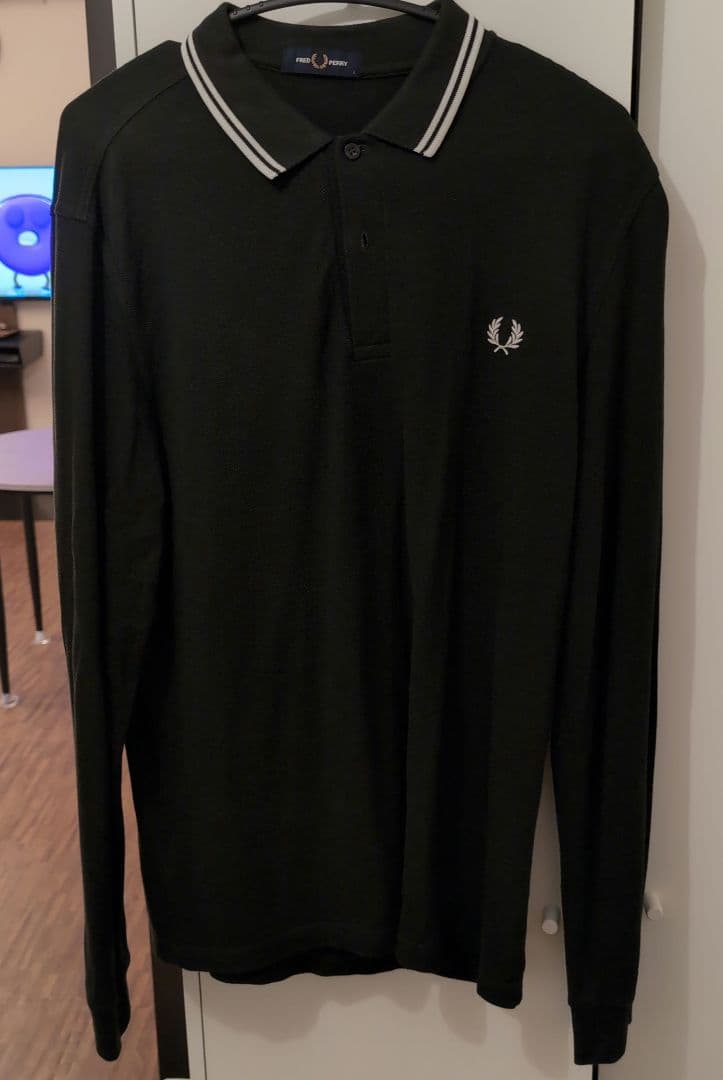 FRED PERRY ブラック 長袖ポロシャツ - メルカリ