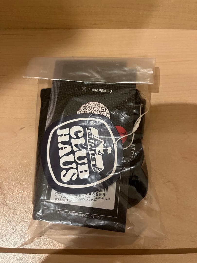 Manhattan Clubhaus 黒 小物入れ CLUBHAUS × Manhattan Portageコラボ第2弾アイテムが登場！ – She GOLF