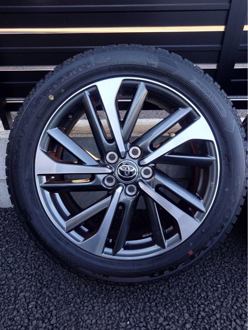 トヨタカローラクロス18インチ純正ホイール 4シーズンタイヤ ホイール