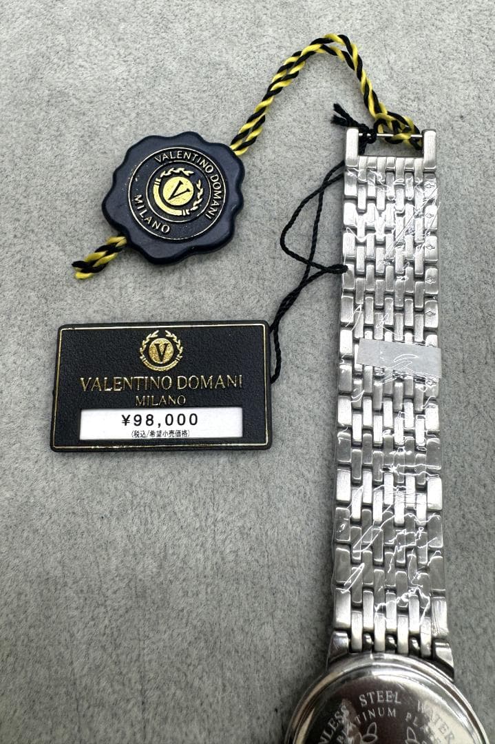 ☆新品未使用☆VALENTINO DOMANI 腕時計 999.9 稼働品 F102897622