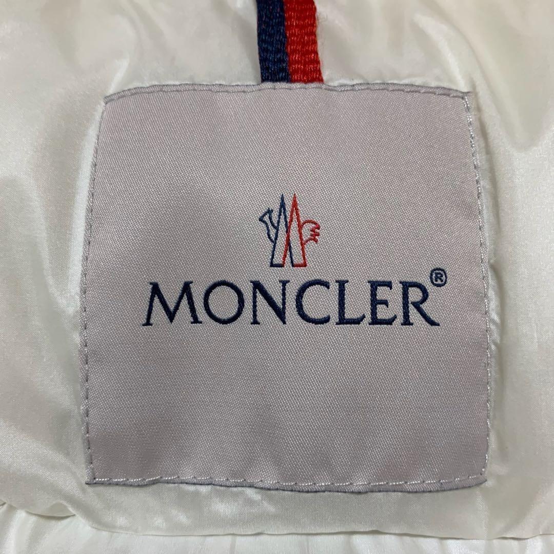 美品⭐️モンクレール ファーダウンベスト GALLINULE 白 4D268 - メルカリ