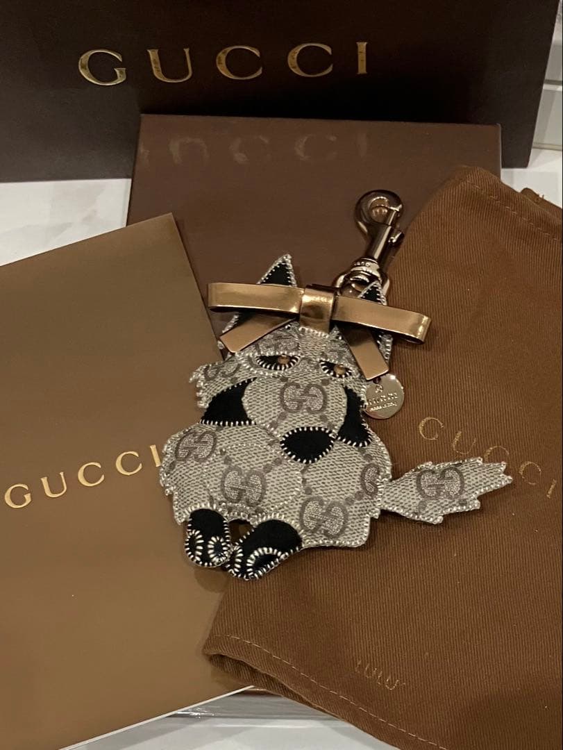 井上　新品♡GUCCI グッチョリ シェパード ガンナー 犬 キーホルダー 楽天市場】GUCCI グッチ GGプラス グッチョリ オリバー パグ ドッグ 犬