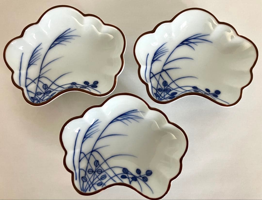 辻製磁社☆形変皿☆柄違い3セット☆リスブドウ☆ウサギ☆牛☆笛