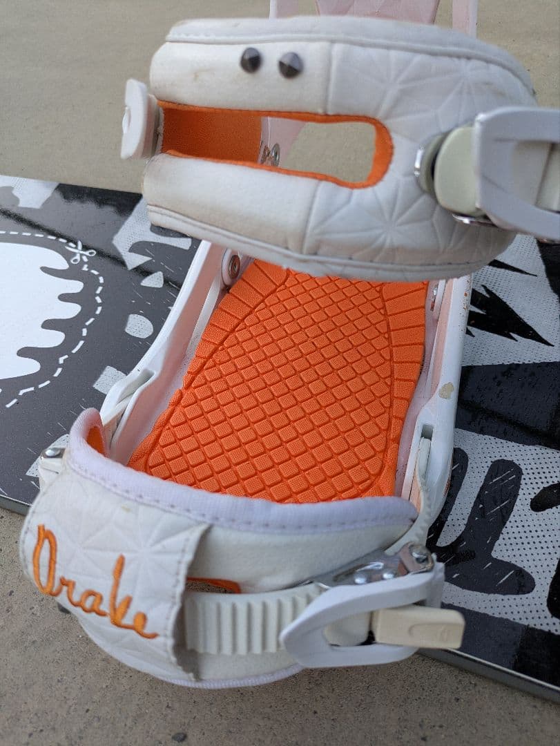 デスレーベル スノボードスノボー板 サイズ142cm DRAKEビンディング