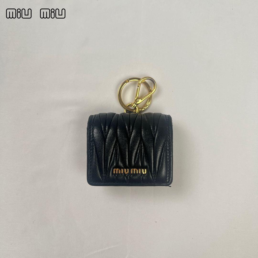 Miu Miu - ミュウミュウ マテラッセ AirPods Pro ケース miu miu（ミュウミュウ） マテラッセ AirPods Pro ケース 携帯・スマホ