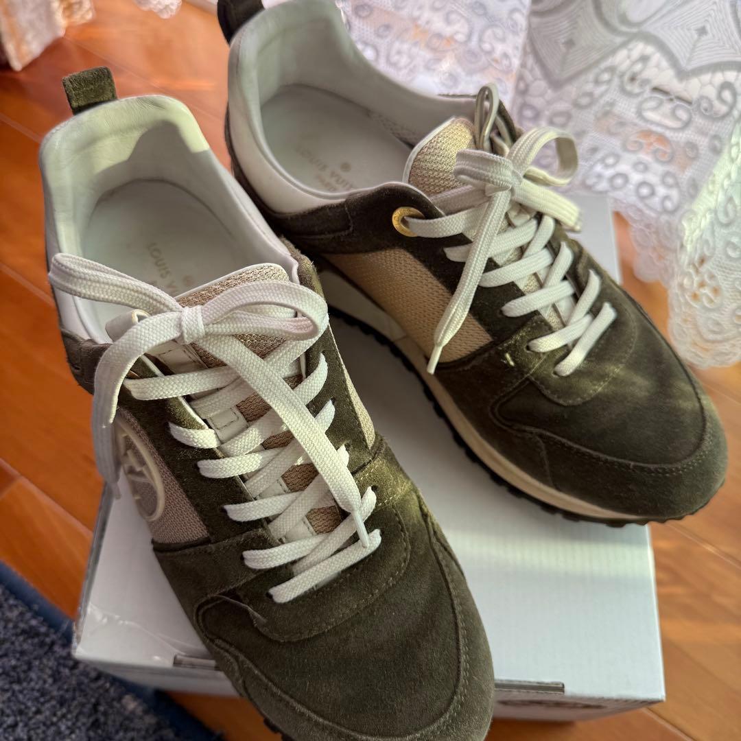 Louis Vuitton オリーブグリーン スニーカー Louis Vuitton Men's LV Trainers Monogram-Embossed Nubuck Calf