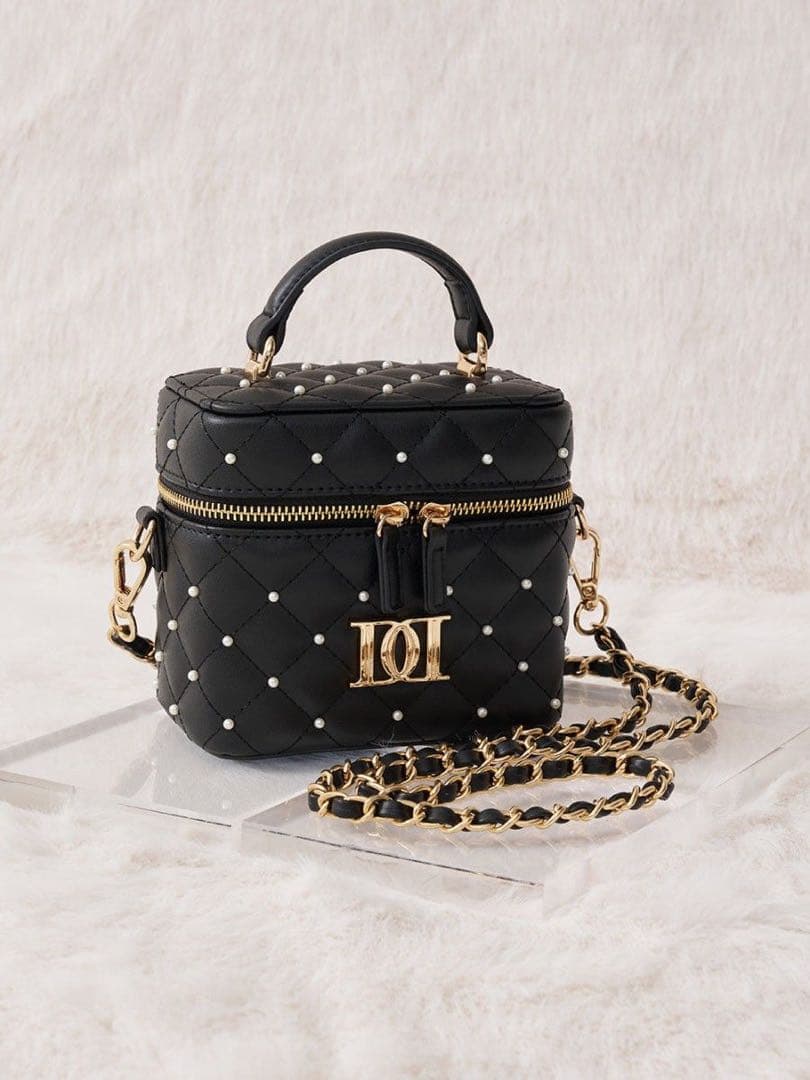 Darich ゴールドパーツ キルティングスクエアミニバッグ パール - メルカリ