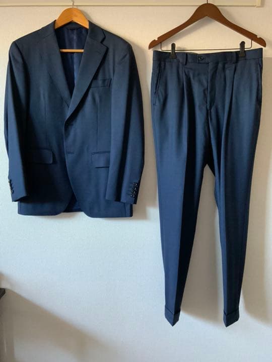 麻布テーラー Azabu Tailor ネイビー スーツ セットアップ オーダー ネイビースーツで始まりネイビースーツで終わる | オーダースーツ