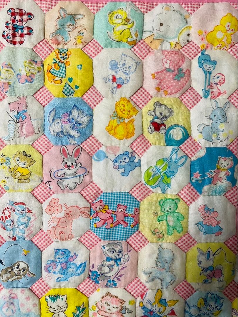 パッチワークキルト ビンテージアニマルのオクタゴンのキルト