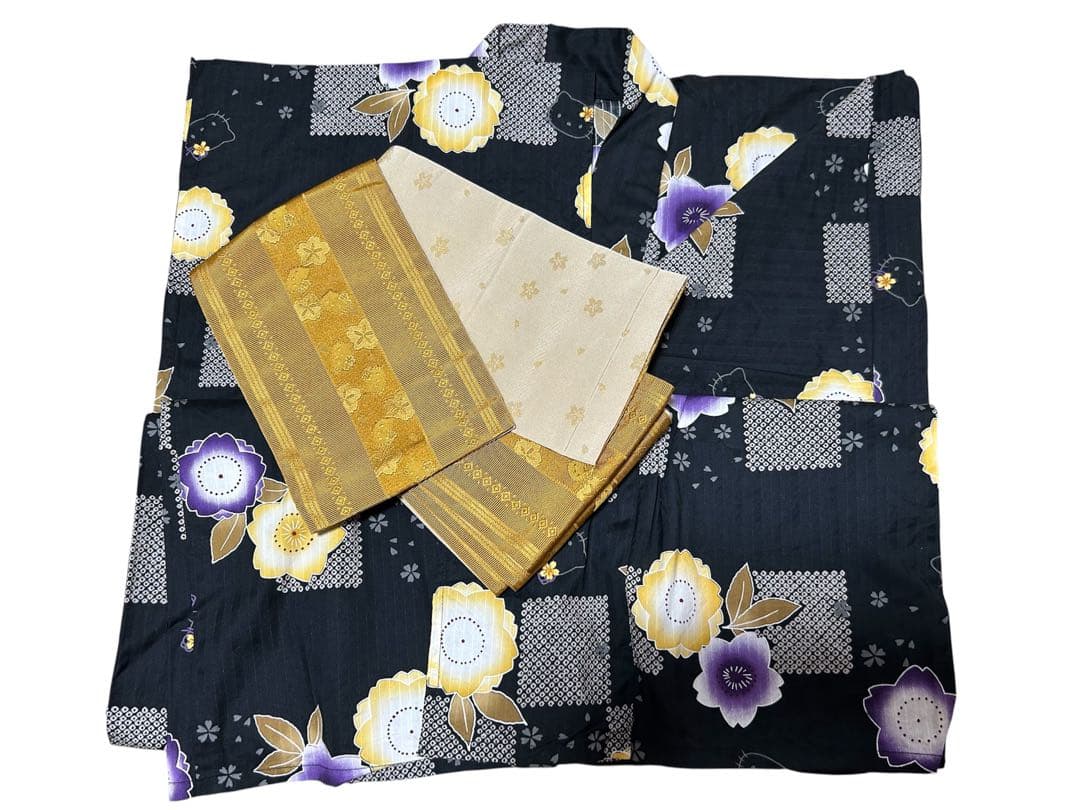 ハローキティ 大人用 浴衣 レトロモダンな着物ブランド「ふりふ」×大人気「サンリオ