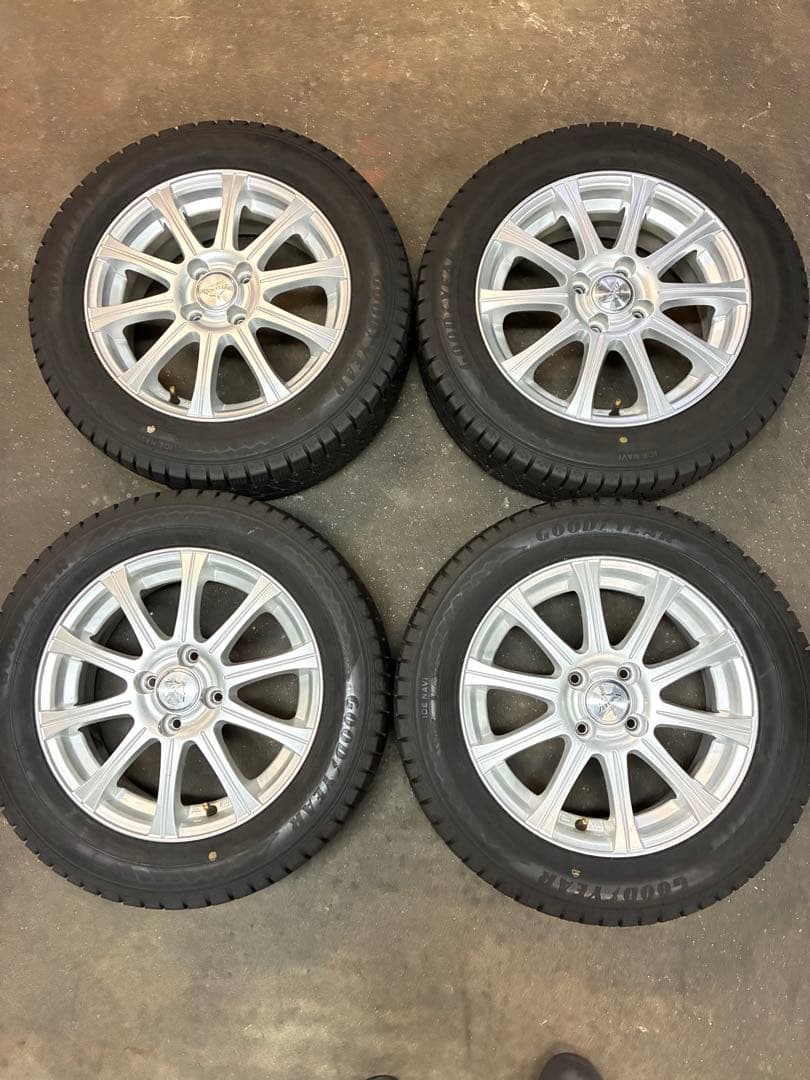 即決歓迎✨フィット、旧アクア、ヤリスに❗️185/60R15スタッドレスセット❗️ フィット シャトル ヤリス ヴィッツ スイフト アクア グレイス等 15