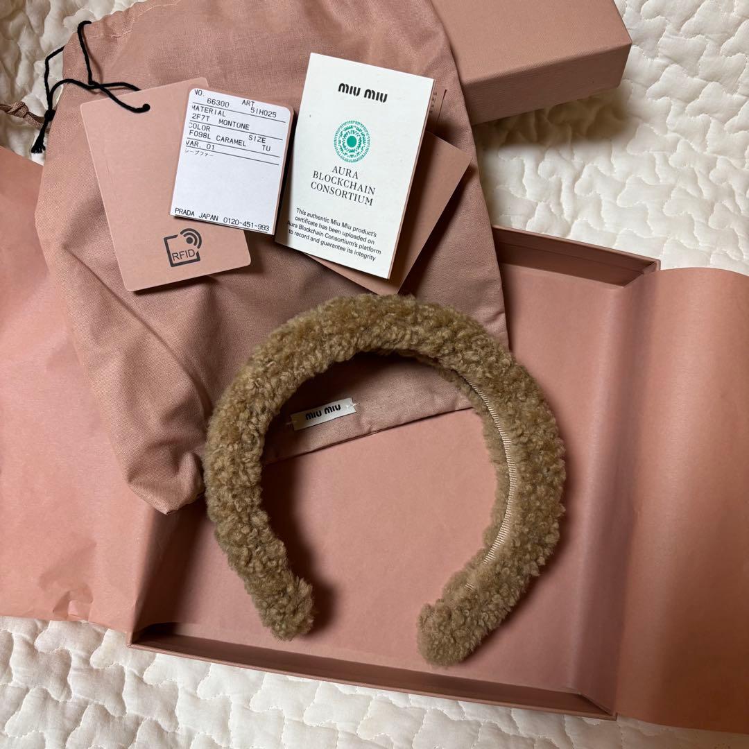 ミュウミュウ miumiu カチューシャ ブラウン - メルカリ