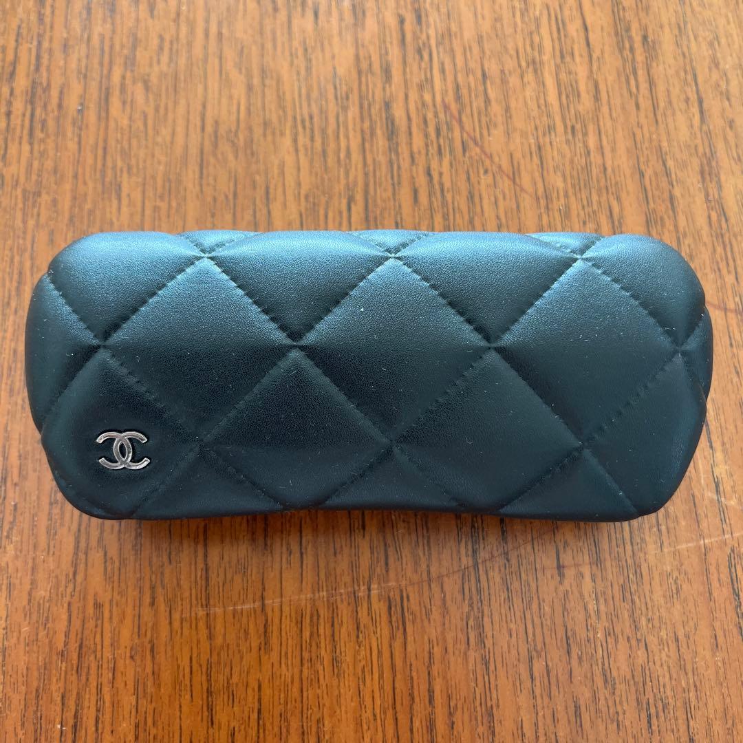 CHANEL ブラック メガネケース - メルカリ