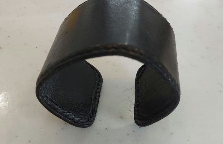 ANN DEMEULEMEESTER バングル 黒 アン ドゥムルメステール Ann Demeulemeester VOKKO IRREGULAR BANGLE