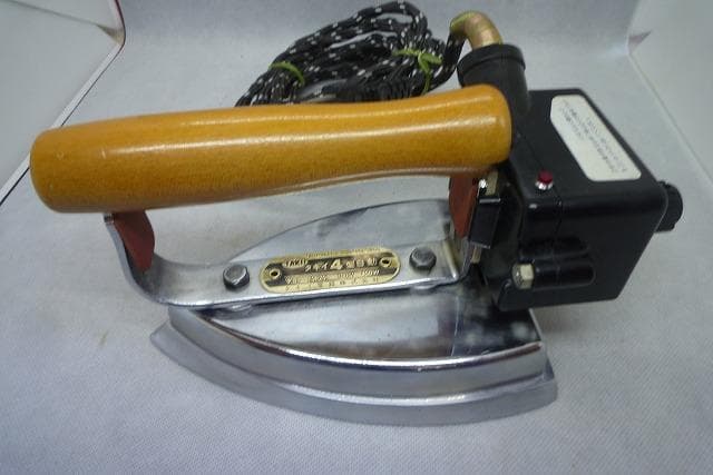 美品 タキイ 4型自動アイロン 洋裁学校予備品 和裁 洋裁 業務用アイロン