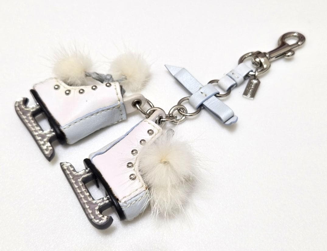 COACHコーチ スケート フィギュアスケート キーリング箱付き 42196