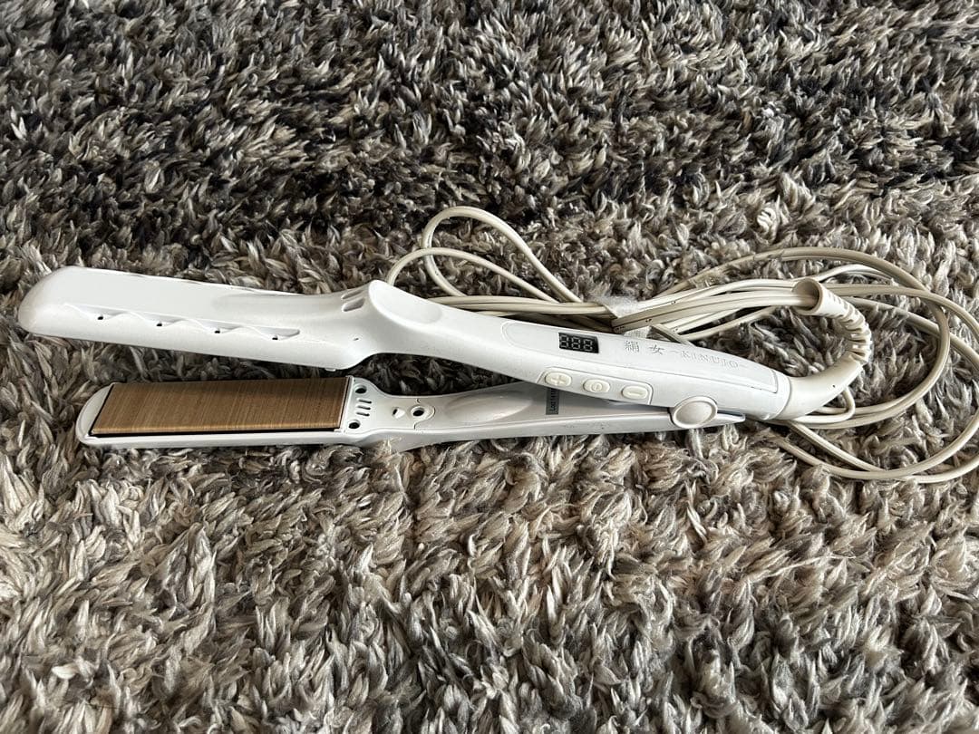 絹女~KINUJO~ LM-125 ストレートアイロン KINUJO ストレートヘアアイロン LM-125をレビュー！クチコミ・評判をも