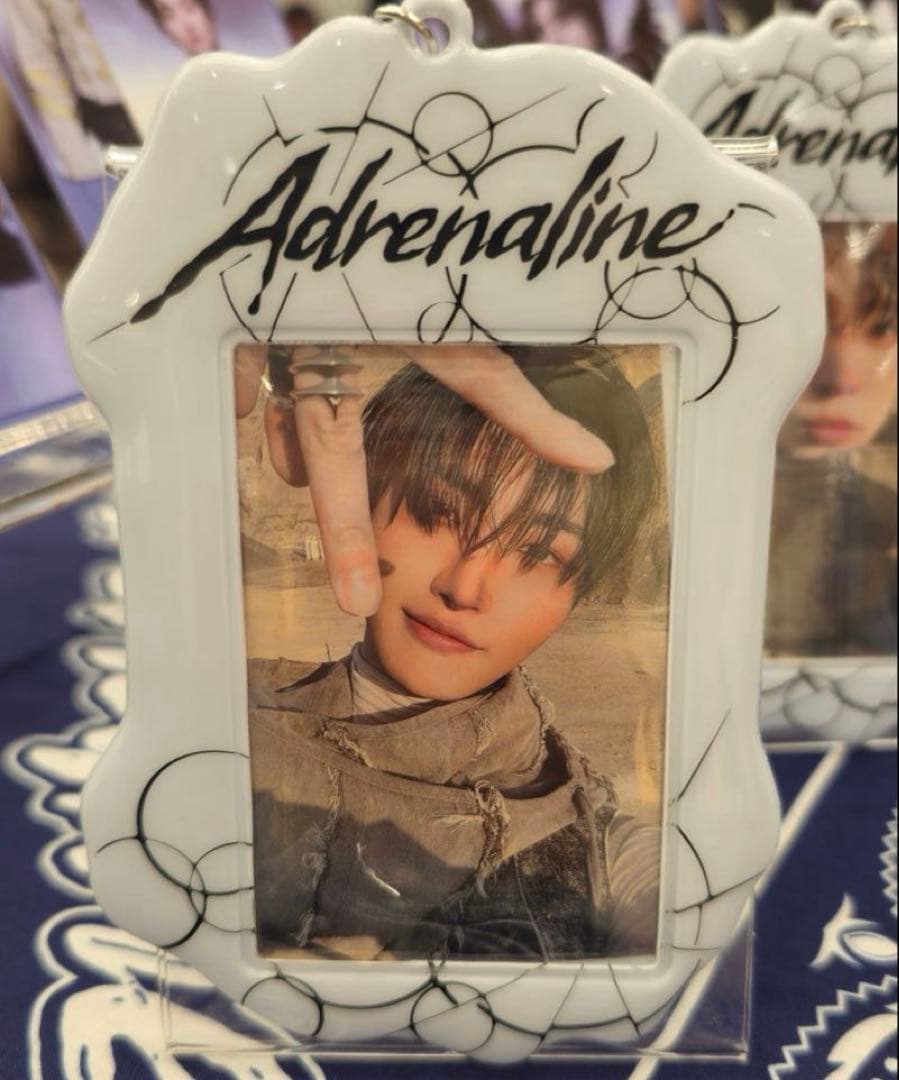 ATEEZ ソンファ POPUP トレカホルダー＆ステッカー セット - メルカリ