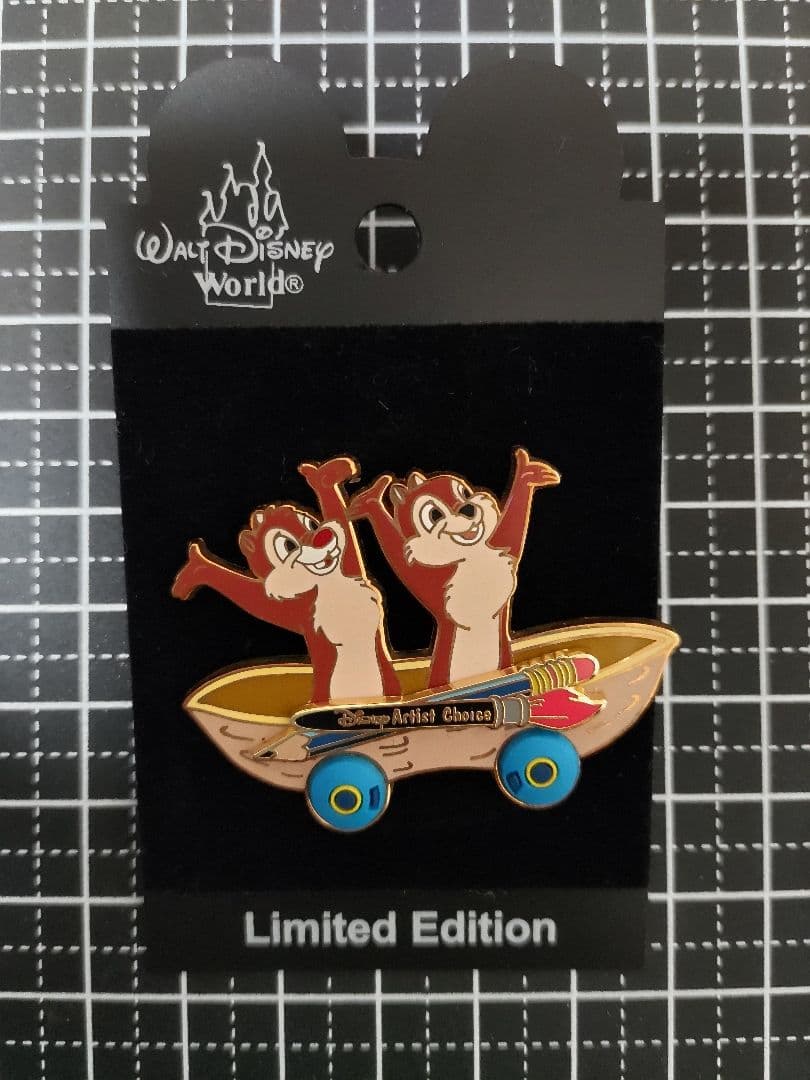 チップ＆デールピンバッチLE500 - メルカリ