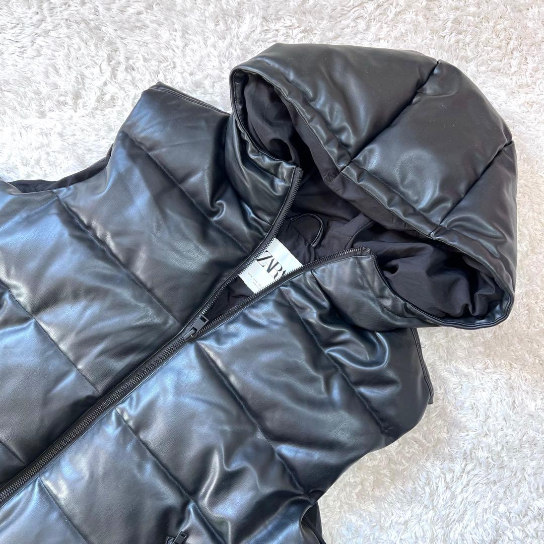 未使用級/ XL】ザラZARA フェイクレザーダウンベストパーカー ブラック