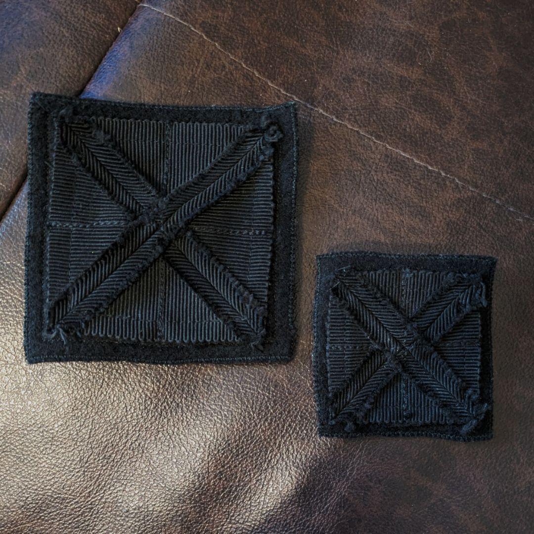 プラダのファブリックブローチ大小2個Setで✽黒✽異素材 プラダ ブローチ/コサージュ ALLU online store｜中古ブランド品