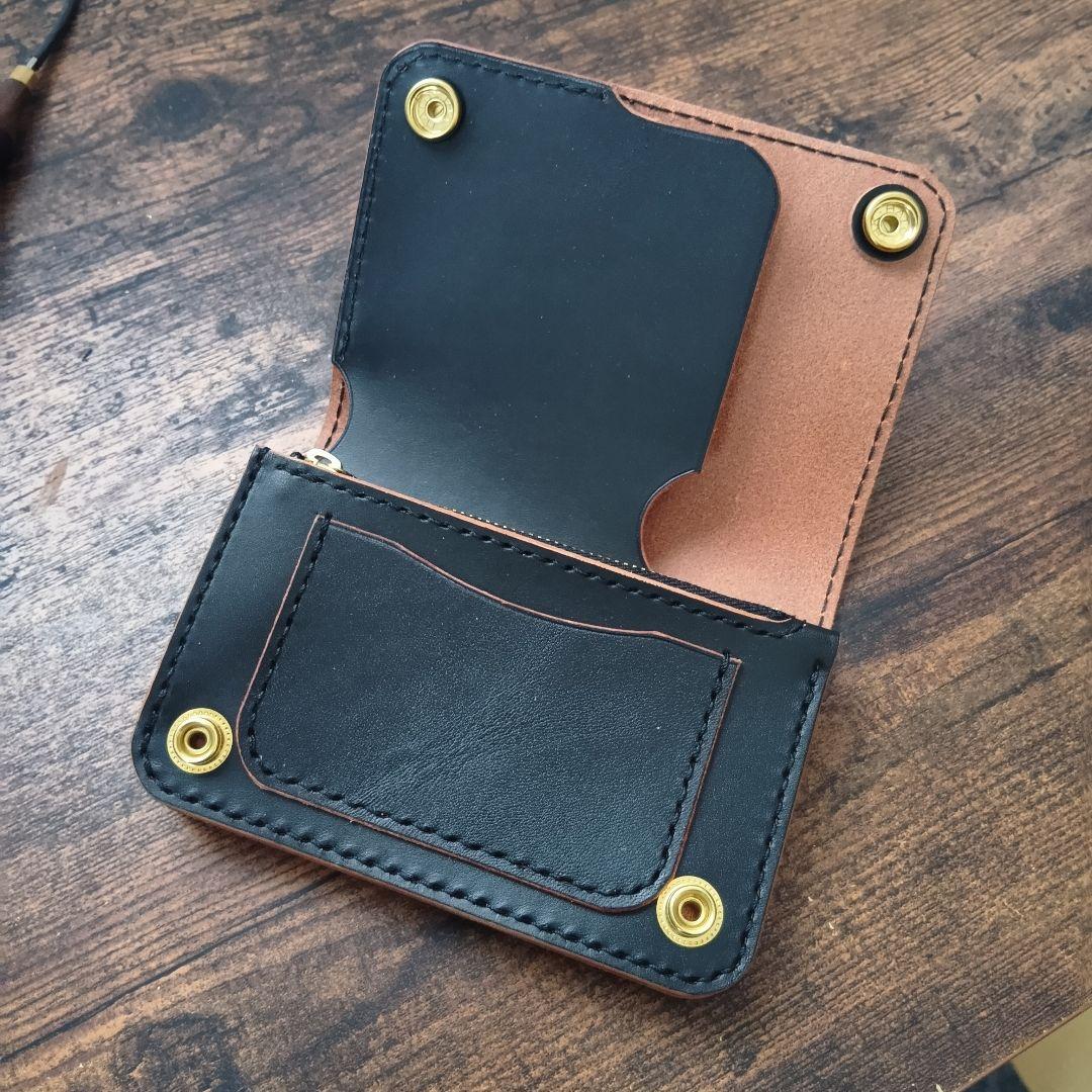 100%栃木レザー】お札を折らず収納できるミドルトラッカーウォレット