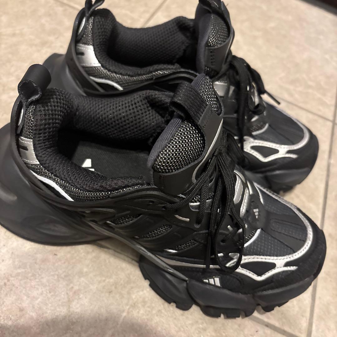 日本未発売 美品 adidas XLG Runner Deluxe black - メルカリ