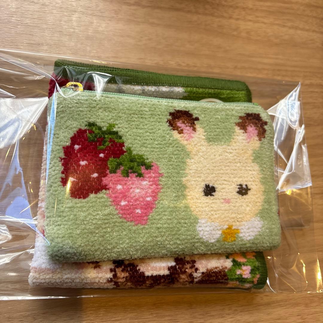 フェイラーシルバニアファミリーコラボ　ミニポーチ フェイラー×シルバニアファミリー、初コラボでハンカチ/バッグ/ポーチ