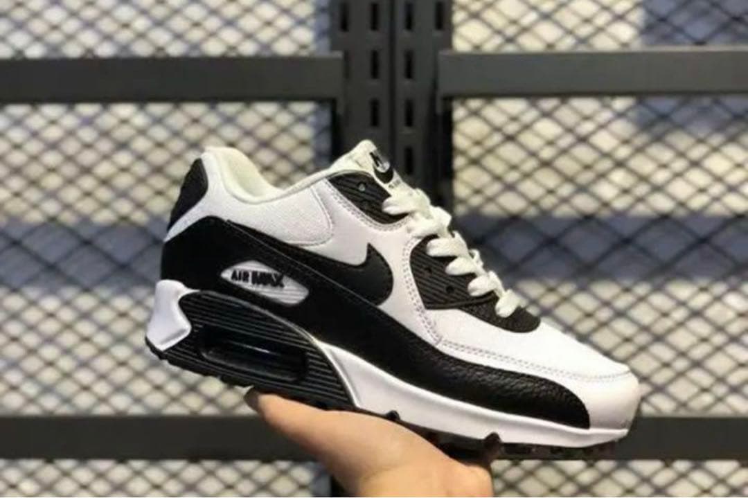 ナイキ エアマックス90 NIKE AIRMAX90 パンダ白黒 新品 - メルカリ