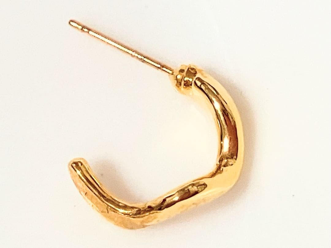 K18刻印 ウェーブフープピアス 未使用 アレルギー対応 1.37ｇ 18金