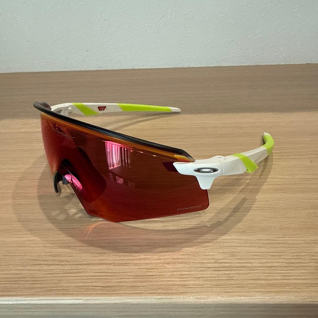 Oakley スポーツサングラス 赤レンズ ホワイト/グリーン オークリー（OAKLEY）（メンズ、レディース）スポーツサングラス