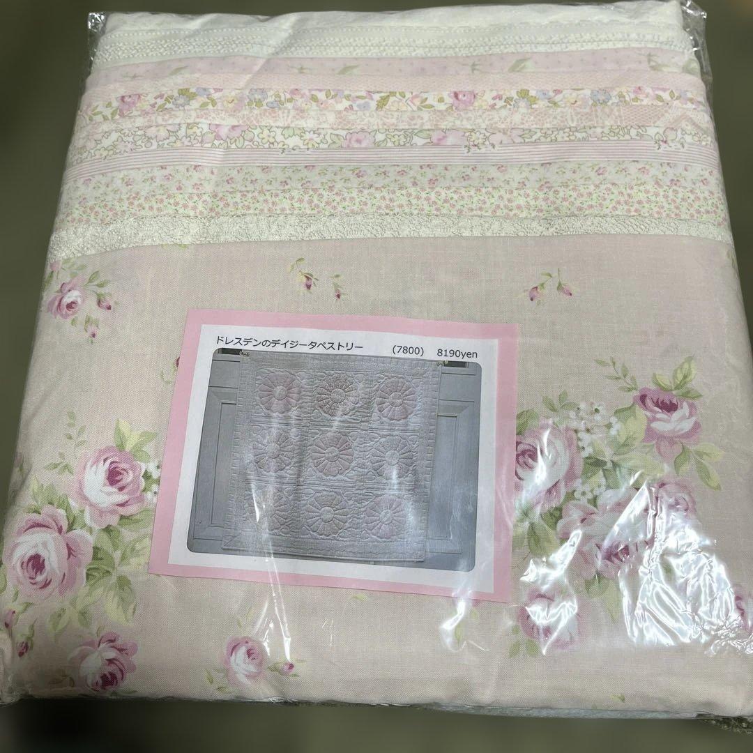 フラワーバスケットボールさん ドレスデンのデイジータペストリー