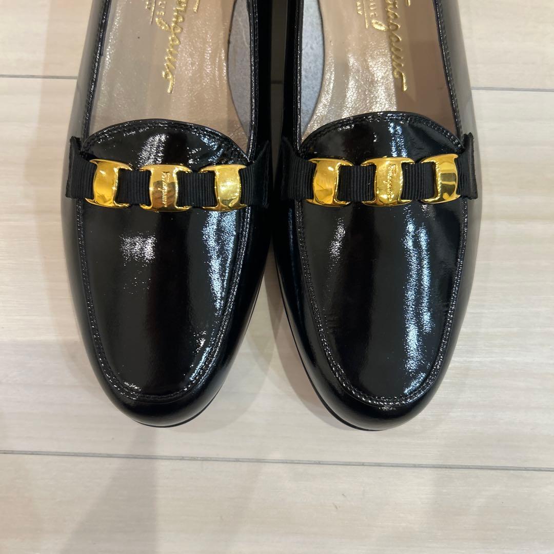 お値下げ　未使用　フェラガモ 71/2C