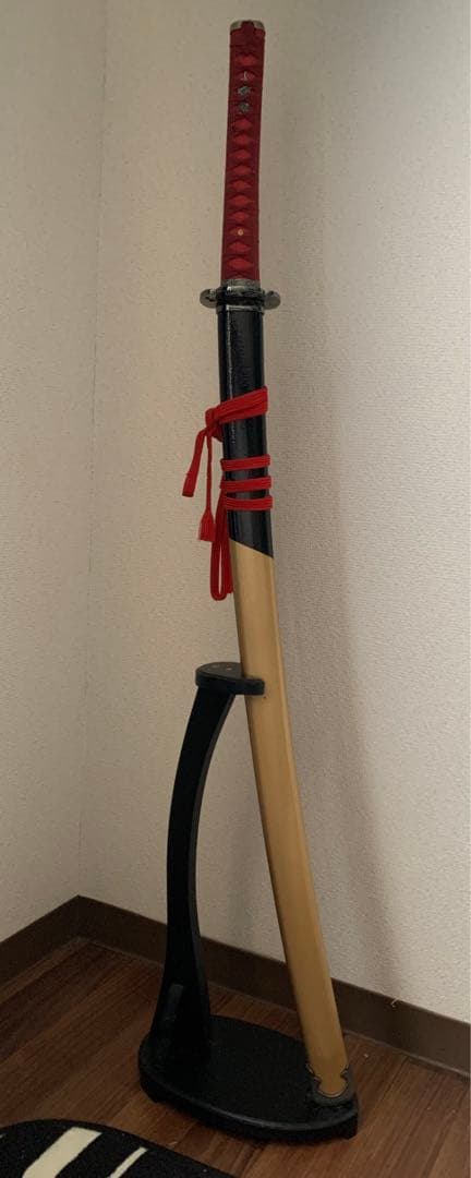 r*e様 模造刀 へし切長谷部　金属製 Amazon | 模造刀（美術刀） へし切長谷部（へしきりはせべ） 黒田