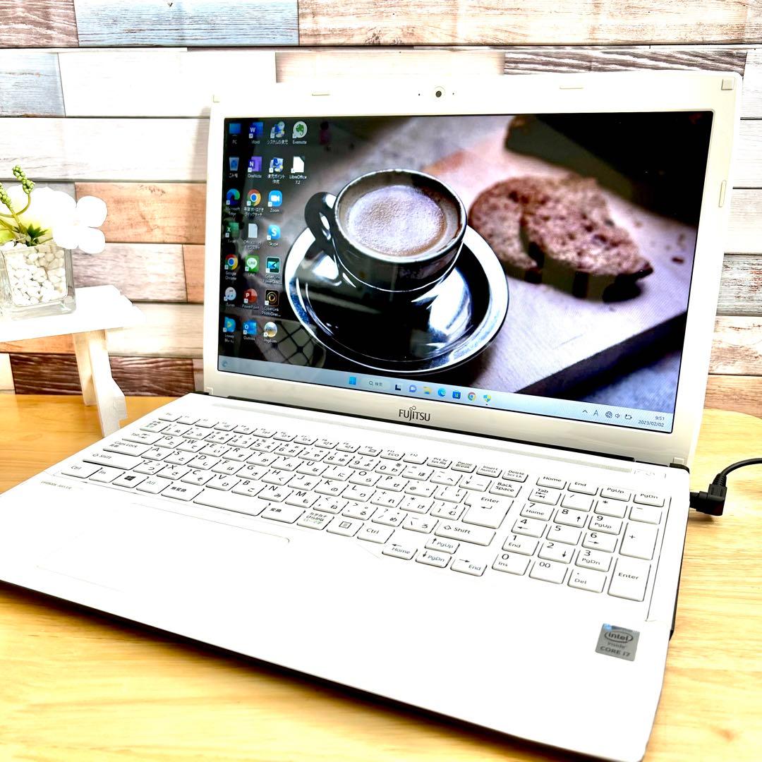 Office付き薄型！Core i7 SSD512GBの新品♪メモリ容量16GB